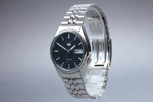 Presque comme neuve montre - neuve],