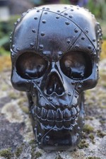 HF1656 B  FIGURINE TETE  MORT