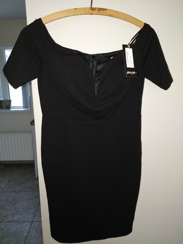 Robe noire fille méchante