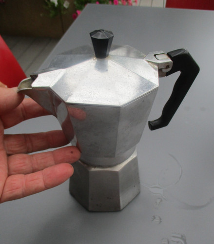 Ancienne petite cafetière - petite,