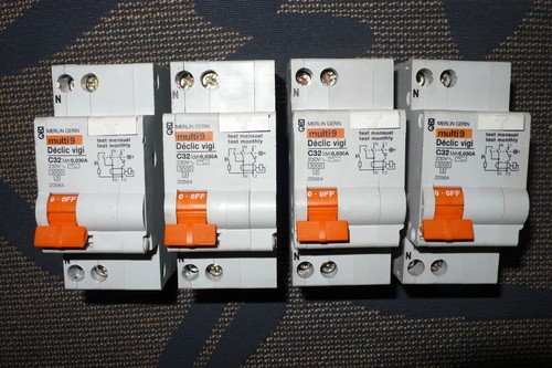 Disjoncteur differentiel 32a - differentiel,