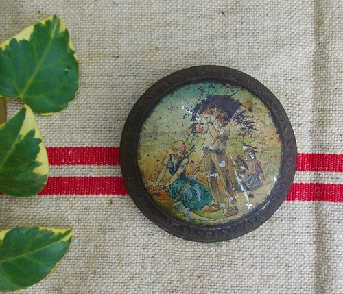 Ancienne petite boite tole - ancienne,