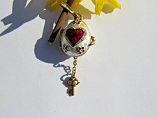Pendentif ouvrant émaillé