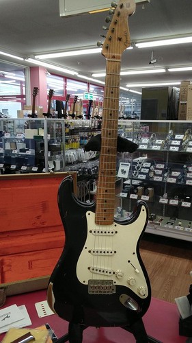 guitare electrique type strato