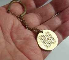 Ancien porte clé Automobile métal Renault 8, R8.