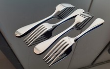 Série de 4 fourchettes de 21,7 cm / Orfèvre ARGENTAL poinçon 84 gr