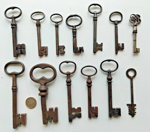 Clés anciennes keys - clés,