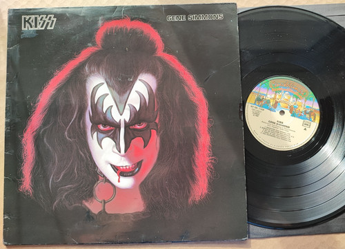 Kiss gene simmons - ,