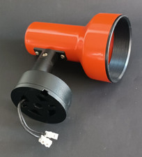 **SPOT EN METAL ROUGE ET SOCLE