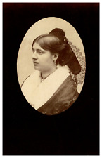 France, Arles, Types, jolie Arlésienne au ruban Vintage print,  Tirage albumin