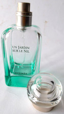 FLACON PARFUM VIDE HERMES - " Un jardin sur le nil  " avec boîte - 50 ml - TBE.