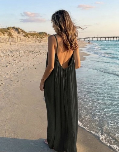 Robe dos - , nu