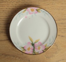 très belle assiette en céramique motif floral signé noritake azalea patt Japan