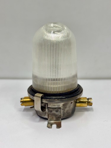 Ancienne lampe cloison fer - ancienne,