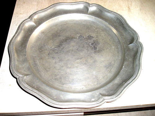 Plat ancien chantourne en - ,