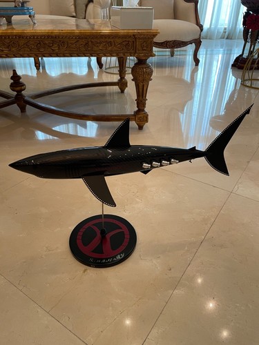 Sculpture art requin en - sculpture,