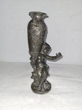 Vase en étain signé Auguste Moreau  "Jeune fille pet petits oiseaux"