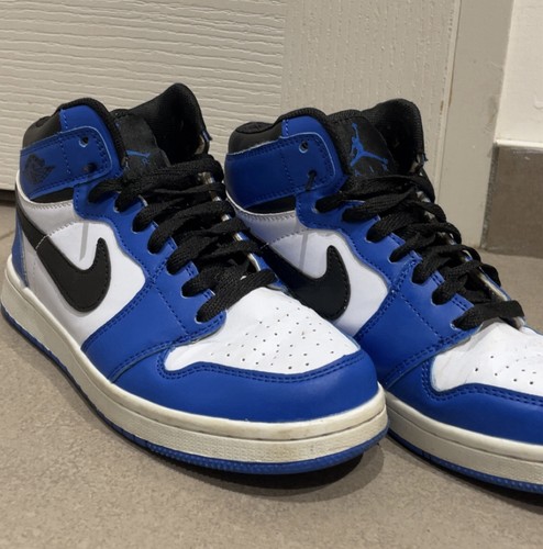 Nike air jordan mid - 1,