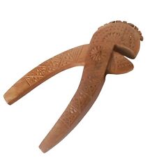 CASSE NOIX CASSE NOISETTE EN BOIS ART POPULAIRE QUEYRAS OU SAVOIE 