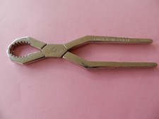 pince a champagne publicitaire