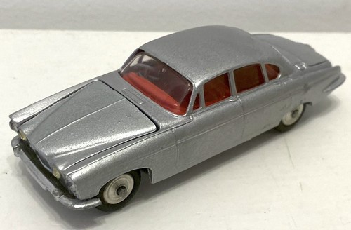 Corgi toys 238 jaguar - 238, x