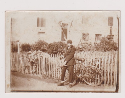 Photo sépia jeune homme - , avec