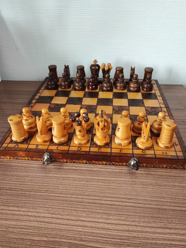Ancien joli jeu - et, d’échec
