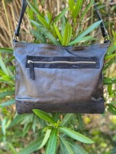 Sac bandoulière cuir stretch noir + daim fantaisie