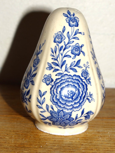 Poivrière porcelaine de - en,