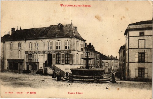 Cpa vaucouleurs place pétry - place,