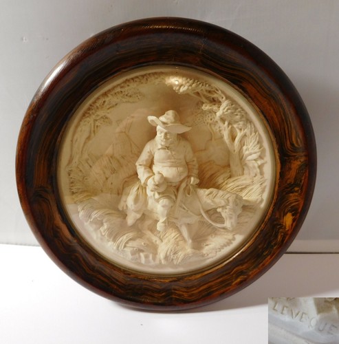 Rare plâtre sous - verre, bombé