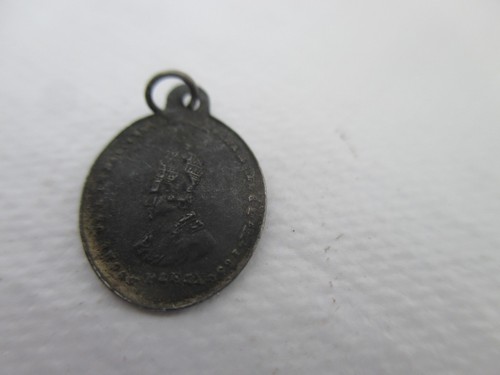 Ancienne petite médaille - t1,