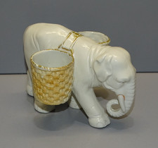 -JOLIE SALIERE POIVRIERE ELEPHANT EN PORCELAINE FINE COLLECTION VITRINE TABLE  D