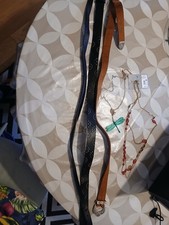 LOT 3 CEINTURES ET 2 COLLIERS DONT UN JAMAIS PORTE  EXCELLENT ETAT