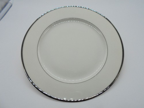 Assiette blanche - (,