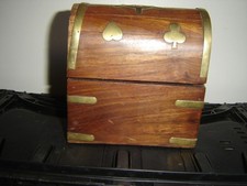 petite boite en bois forme coffre 