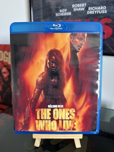The walking dead ones - walking,