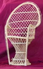 Fauteuil Emmanuelle en rotin / osier - Porte plante - Chaise pour poupée 42 cm