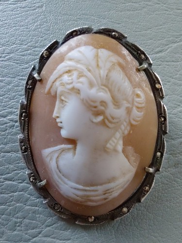 Pendentif camée coquille muse - pendentif,