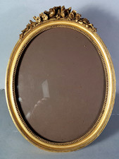Cadre ancien ovale perlé