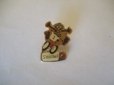 PINS  GALETTE ST MICHEL  BAMBOULA SUR VELO