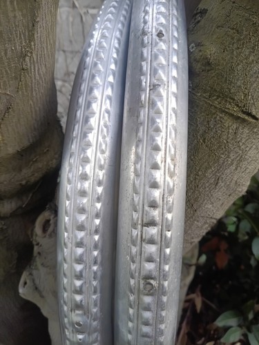 Ancien garde boue - 650b, le