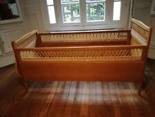 Lit enfant bois rotin vintage 