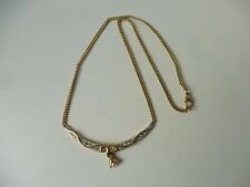 Belle Chaîne Dorée Environ