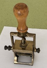 Ancien Tampon Encreur Dateur Bronze Laiton Caisses à sommiers H MARTRET Paris 11
