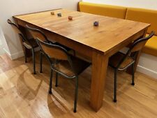 Table à rallonge et six chaises assorties en chène massif Ethnicraft