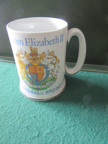 Mug queen elisabeth blason - i,
