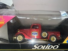 1/18 FORD PICK UP Custom 1936 CUSTOM Metalizé Doré Rouge avec boite d,origine b