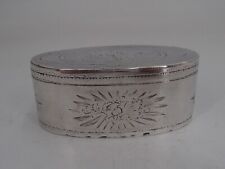 RARE TABATIERE OVALE EN ARGENT