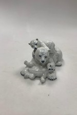 Figurine Maternelle Royal Copenhagen Ours Polaire Mère Avec Ses Oursons No 354